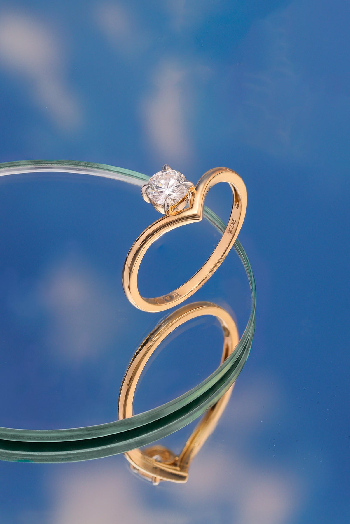 Perch Ring Round  Lab Grown Diamond V Band Upswept Claw