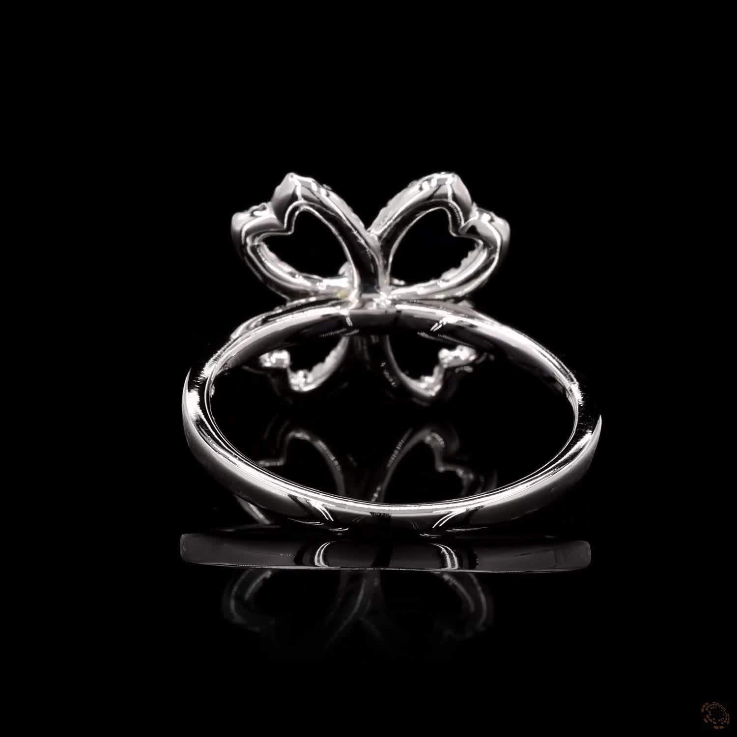 Heartfelt Luck: Two-Toned Four Leaf Clover Diamond Ring