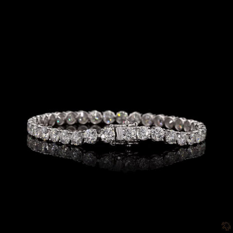 Diamond Solace: Singular Line Brilliance Bracelet