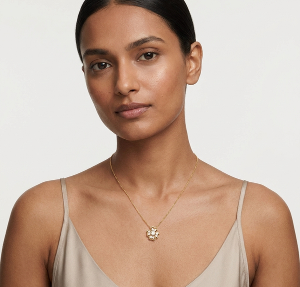 Avyra Pendant image 2