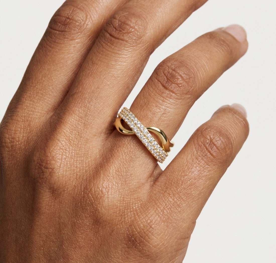 Gold Pave Twist Setting Round Lab Grown Diamond Elara Ring