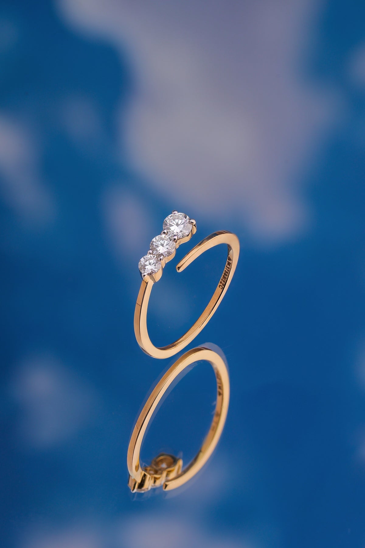 Gradual Ring Round Lab Grown Diamond Three Stone Graduating Bypass
