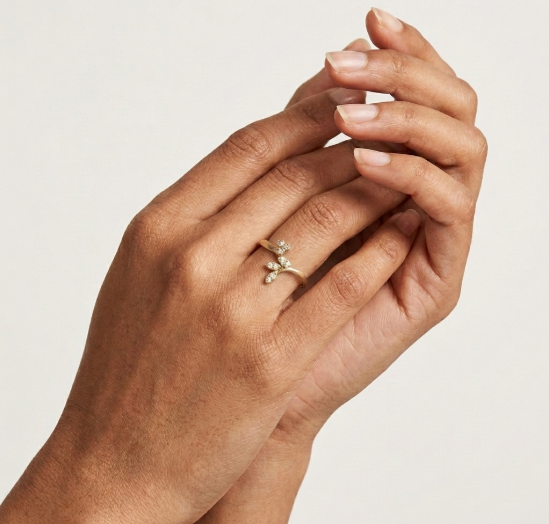 Gold Petal Setting Round Lab Grown Diamond Ravyn Ring