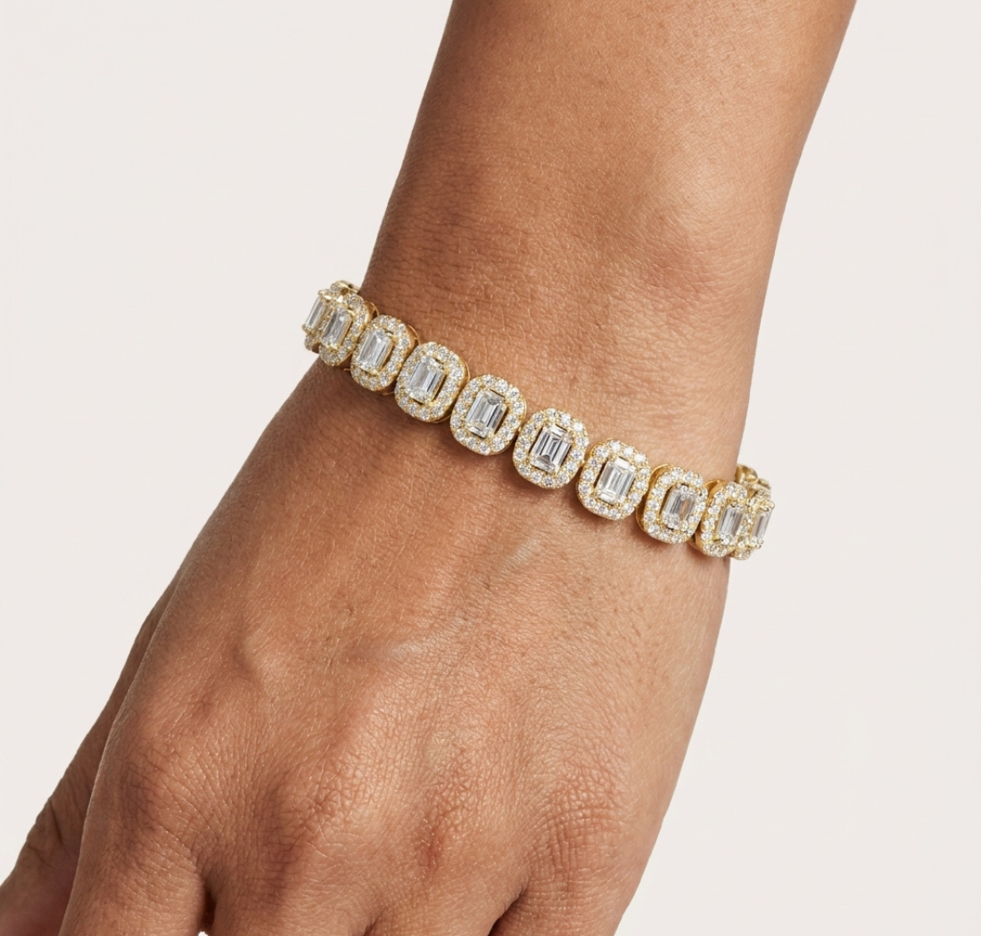 Gold 7Ct Emerald Halo Lab Grown Diamond Suton Bracelet