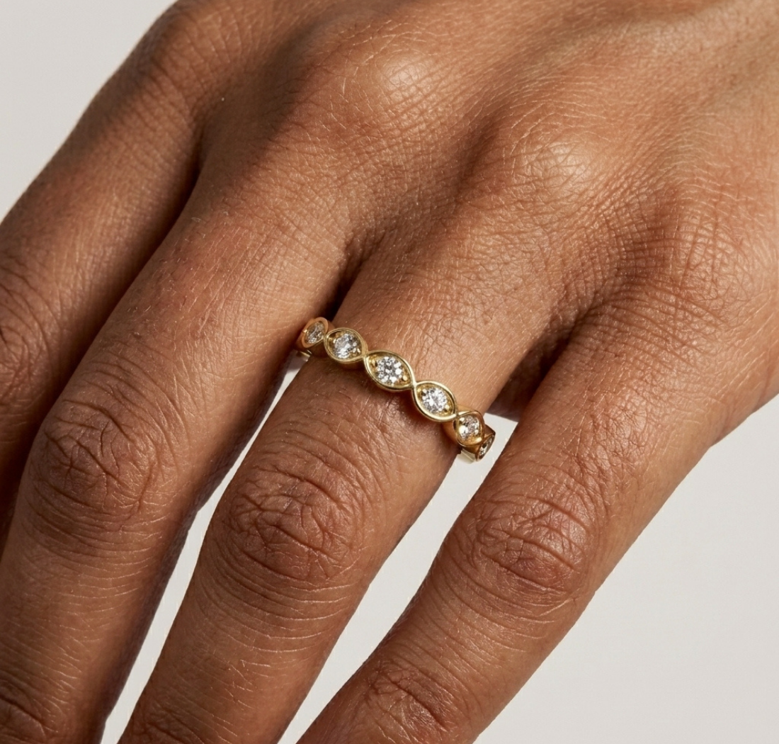 Gold Halo Setting Round Lab Grown Diamond Zyrel Ring